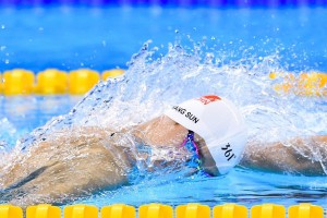 【开云】国羽新星闪耀国际赛场，力克强敌斩获冠军