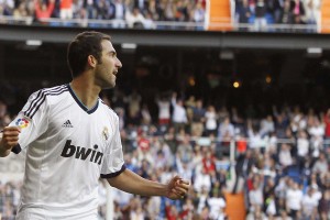 【开云体育下载】国际足联重拳出击！多名球员因违规遭禁赛，俱乐部收到高额罚单