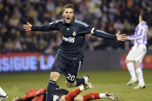 kaiyun|黑马逆袭！无名小将爆冷击败世界冠军，改写赛事历史