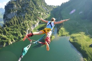 【开云下载】NBA总决赛激战正酣 勇士队逆转取胜夺赛点