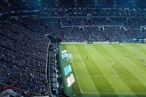 开云体育下载|VAR判罚再引争议！关键点球决定比赛胜负，球迷与专家激烈争论